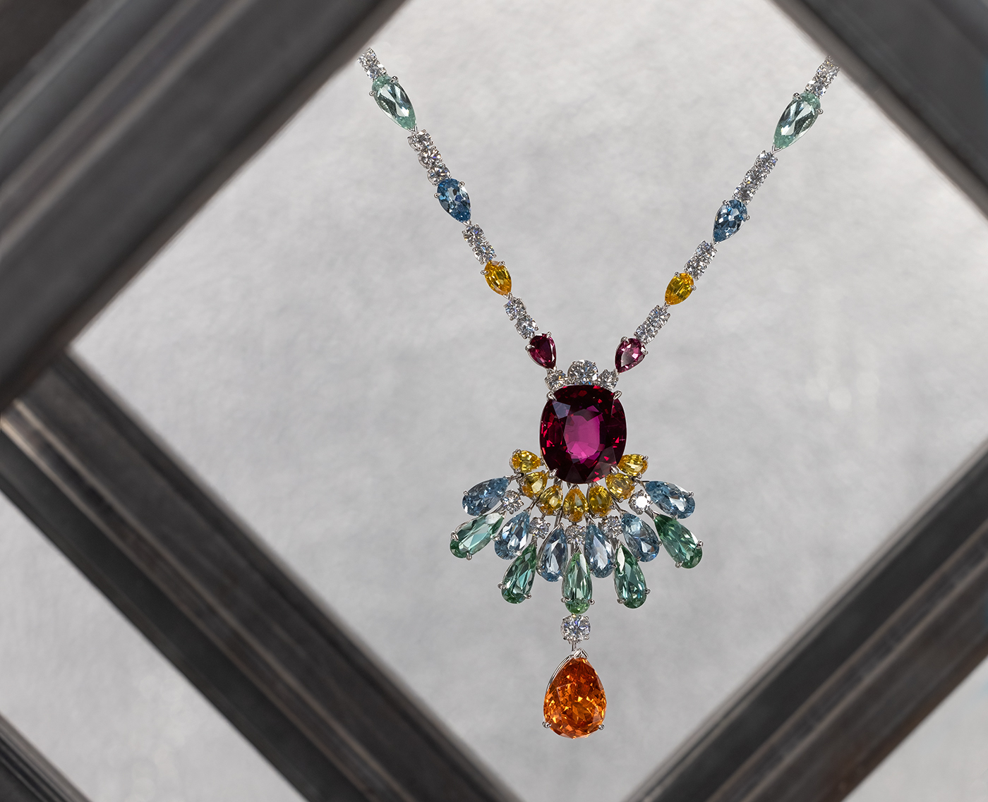 High jewellery editorial, edge magazine, by Mas Tassini studio, photography Marco Tassini