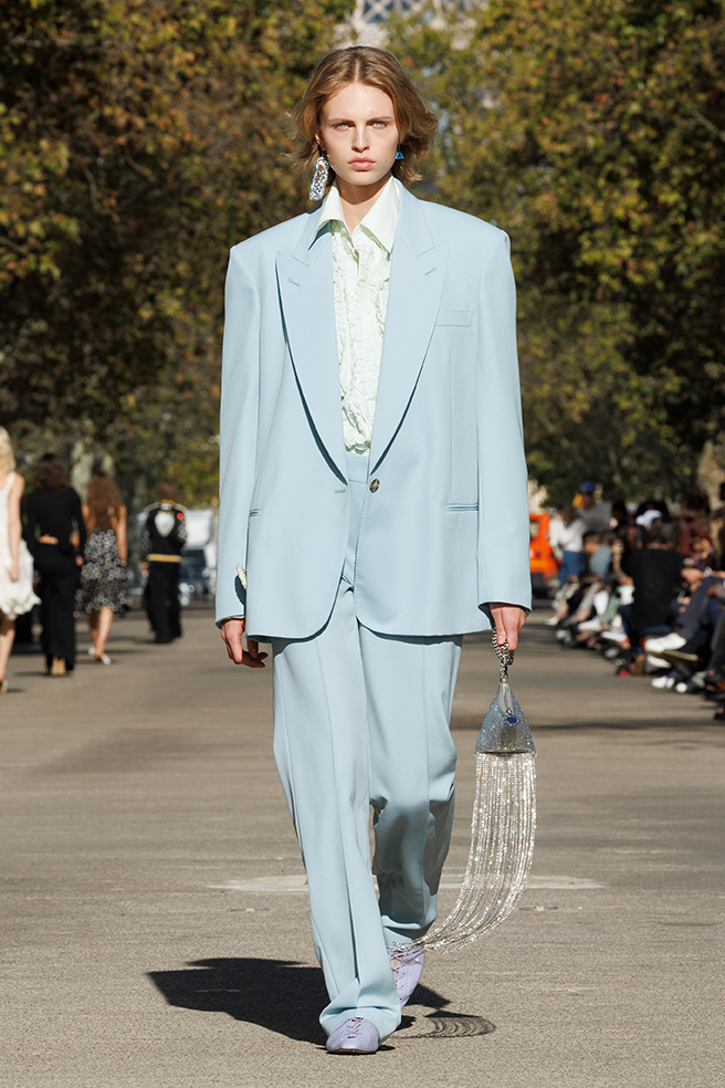 LOOK 44