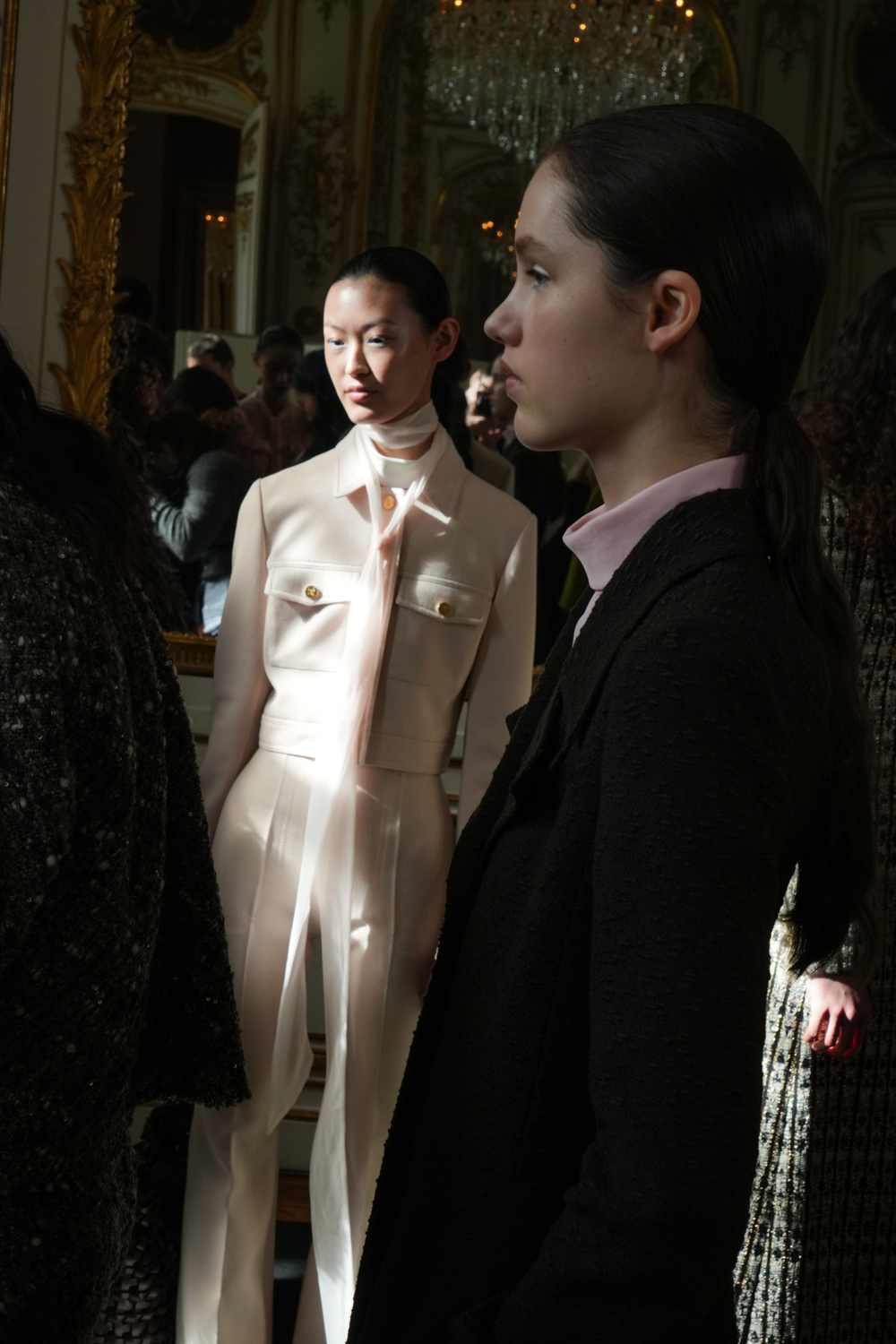 look 17 Giambattista Valli Fall-winter 2025 2026 look 17, photo Marco TASSINI for the edge