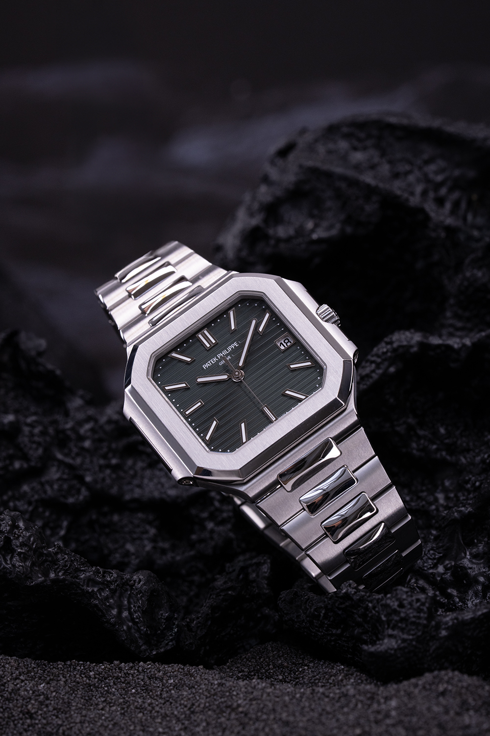 Patek Philippe Nautilus 5811/1G (Modern Interpretation in White Gold) -Marco Tassini for the Edge mag-haute horologerie