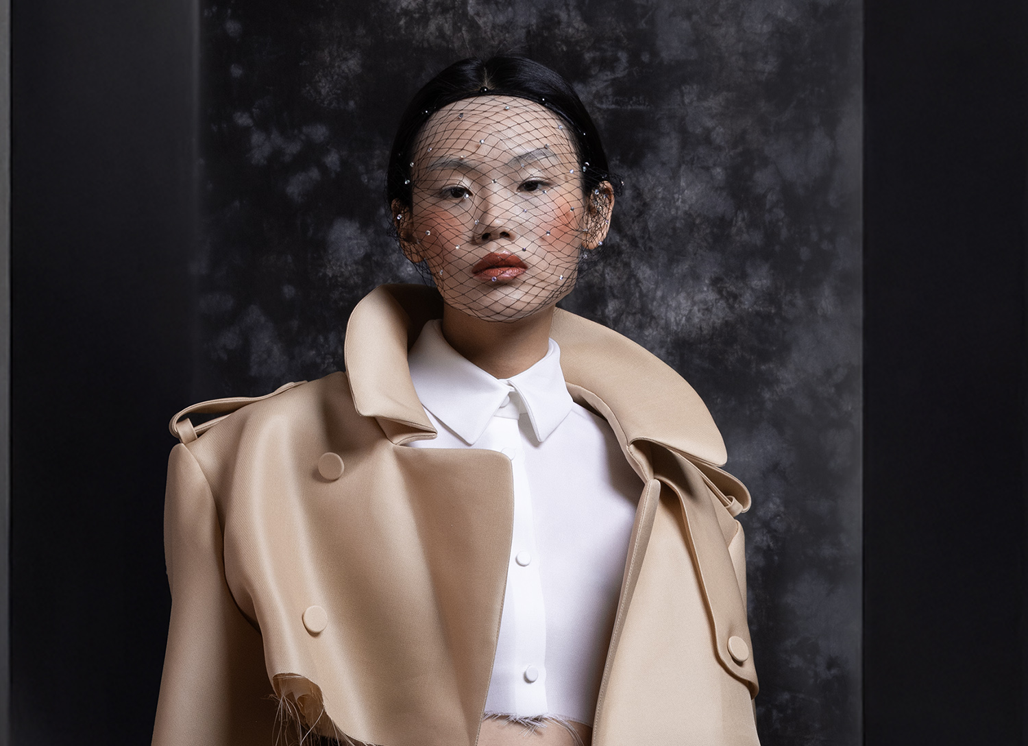viktor&rolf ©marco tassini the edge mag, haute couture, featuring ShiYi Wang Beans @w360paris, beauty Anne Arnold, hair Jerome Guezou