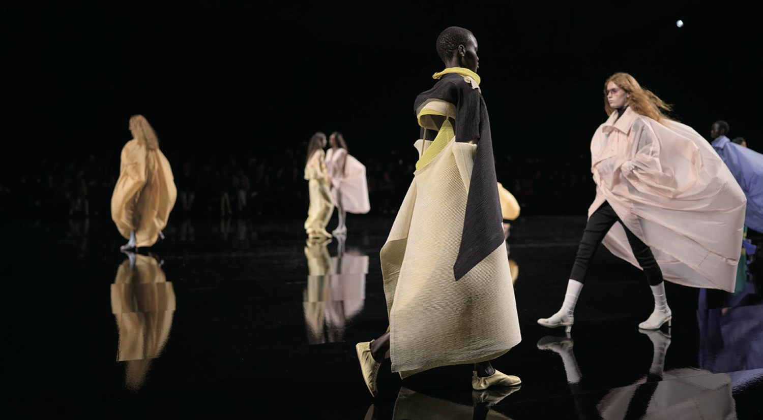 Issey Miyake the Edge magazine Alexandra Mas